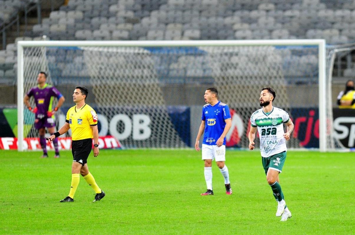 Fotos do jogo entre Cruzeiro e Guarani, no Mineiro, em Belo Horizonte, pela oitava rodada da Srie B do Campeonato Brasileiro de 2021