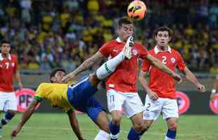 No primeiro jogo no Mineiro, em amistoso pela Seleo Chilena contra o Brasil, Eduardo Vargas fez um golao. Quando o placar apontava 2 a 1 para os donos da casa, o atacante recebeu na intermediria, passou por Jadson e acertou lindo chute, sem chances para Diego Cavalieri, garantindo o empate no Gigante da Pampulha.