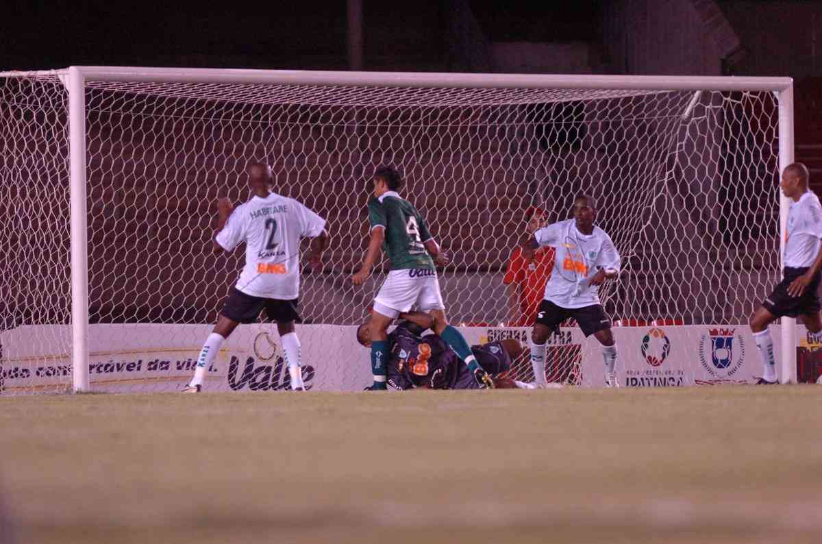 Amrica foi derrotado por 3 a 2 pelo Ipatinga, na 5 rodada do Estadual em 2010
