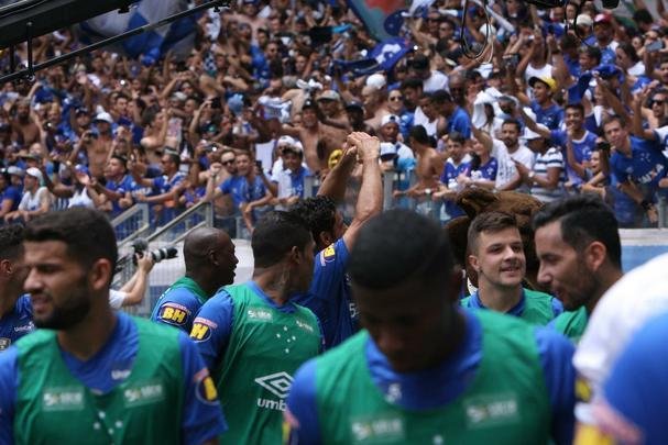 Fred abriu o placar para o Cruzeiro aos 15 minutos do segundo tempo em cobrana de pnalti