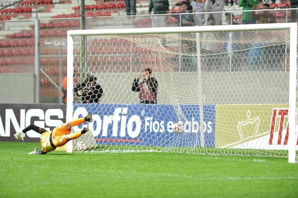 Amrica e Londrina se enfrentaram no Independncia, pela 18 rodada da Srie B do Brasileiro