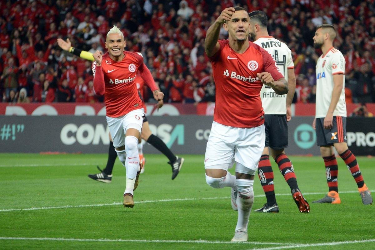 2018 - Internacional era o líder, com 46 pontos, mesmo número que o São Paulo. Time gaúcho terminou em terceiro, com 69 pontos, 11 a menos que o Palmeiras (que fechou a 23ª rodada em 3°, com 43 pontos).