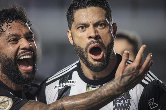 Fotos do jogo entre Santos e Atltico na Vila Belmiro, em Santos, pela 30 rodada do Campeonato Brasileiro
