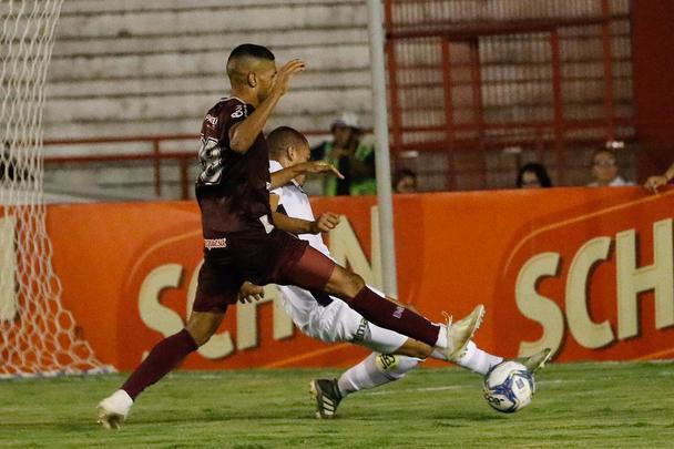 Em jogo bastante disputado, o Náutico levou a melhor no começo ao abrir o placar com o Zagueiro Ronaldo Alves logo aos sete minutos do primeiro tempo.