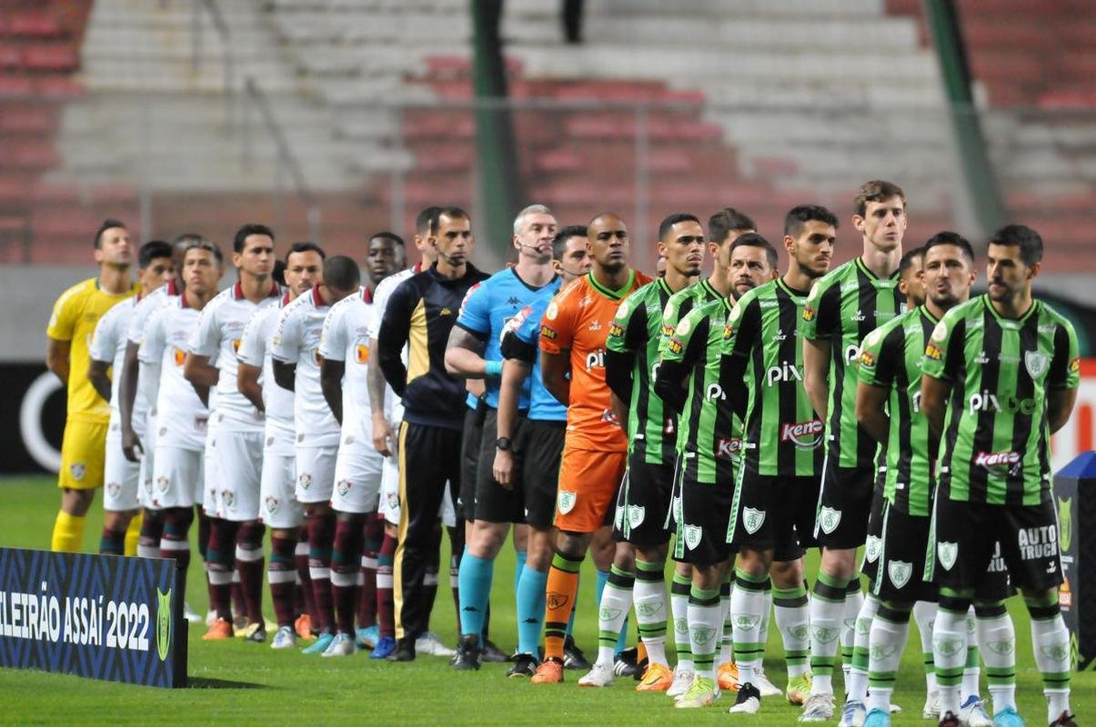 Fotos do jogo entre Amrica e Fluminense, no Independncia, em Belo Horizonte, pela 12 rodada do Campeonato Brasileiro