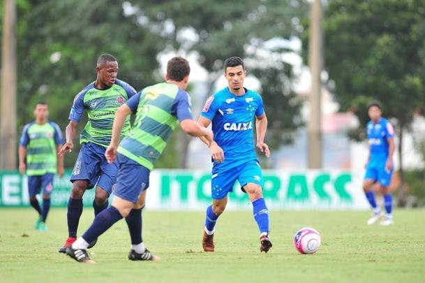Imagens do jogo-treino entre Cruzeiro e Ipatinga, na Toca da Raposa II, nesta sexta-feira (12/01)