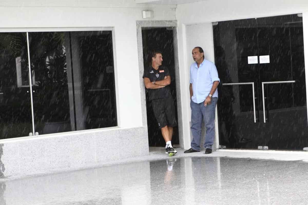 Antes mesmo da estreia do time no Mundial de Clubes, no Marrocos, Cuca anunciou o acerto com o futebol chins