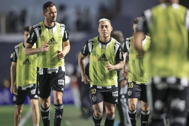 Fotos do jogo entre Santos e Atltico na Vila Belmiro, em Santos, pela 30 rodada do Campeonato Brasileiro
