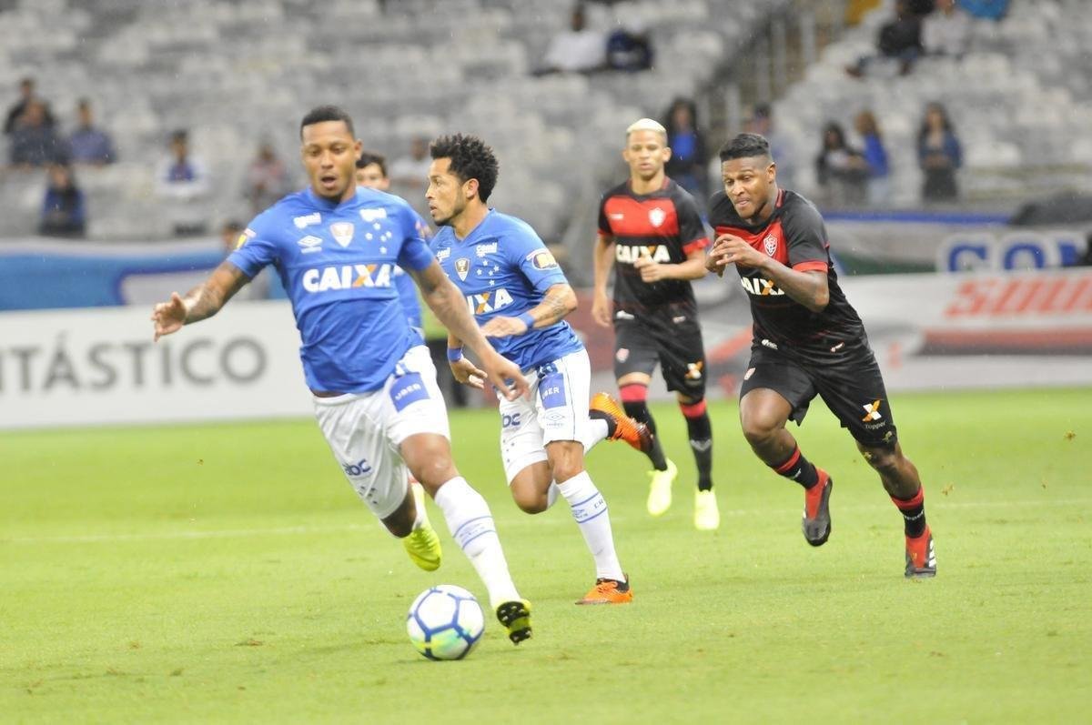Fotos de Cruzeiro x Vitria, no Mineiro, pela 36 rodada do Campeonato Brasileiro (Juarez Rodrigues/EM D.A Press)