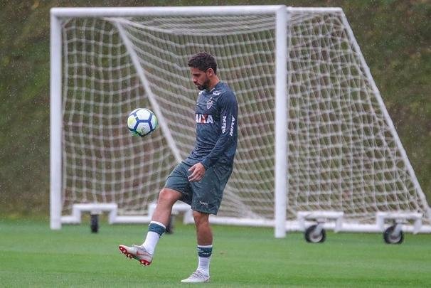 Atltico treinou sob chuva intensa na Cidade do Galo nesta quinta-feira  tarde