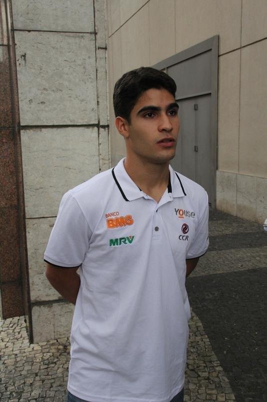 Sette Cmara confirmou que, alm de trabalhar na F1, continuar competindo na categoria atual em 2019