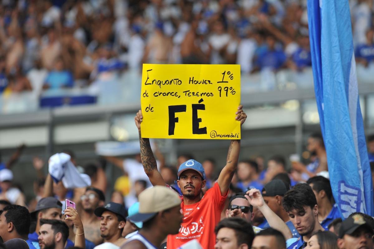 Fotos da torcida do Cruzeiro no clssico contra o Atltico, no Mineiro