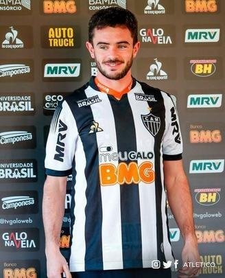Lucas Hernández é apresentado pelo Atlético; veja fotos