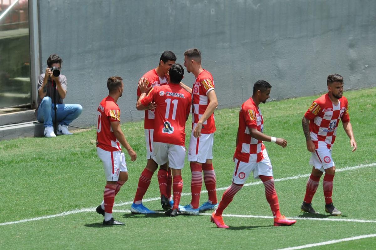 Fotos da vitria do Tombense sobre o Uberlndia pela final da Recopa Mineira