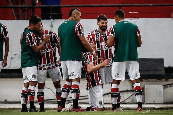 Equipes se enfrentaram pela sétima rodada do Campeonato Pernambucano no estádio do Arruda