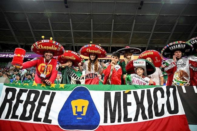 Imagens da torcida no jogo entre Mxico e Polnia pelo Grupo C da Copa do Mundo.