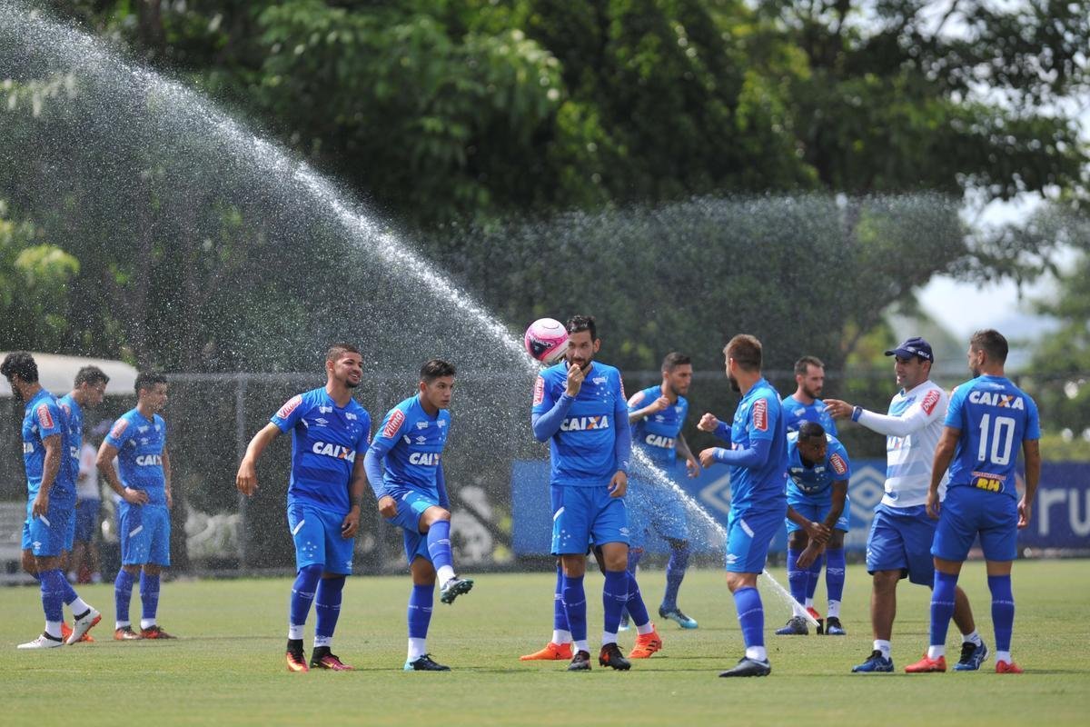 Fotos do ltimo treino do Cruzeiro antes de enfrentar a Caldense (Alexandre Guzanshe/EM D.A Press)