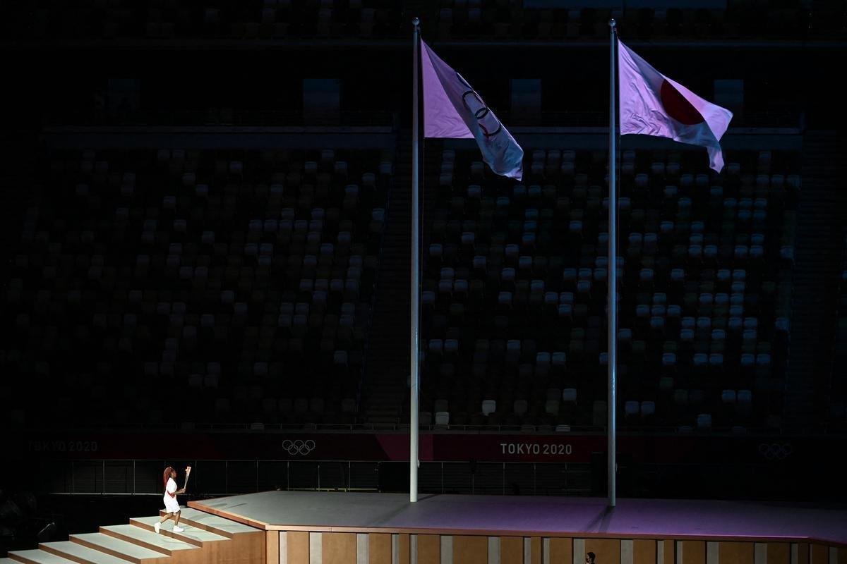 Acendimento da pira olmpica na cerimnia de abertura dos Jogos de Tquio