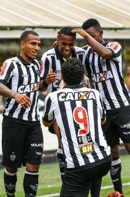O Santos venceu o Atlético por 3 a 1 neste sábado, em jogo da 32ª rodada do Campeonato Brasileiro