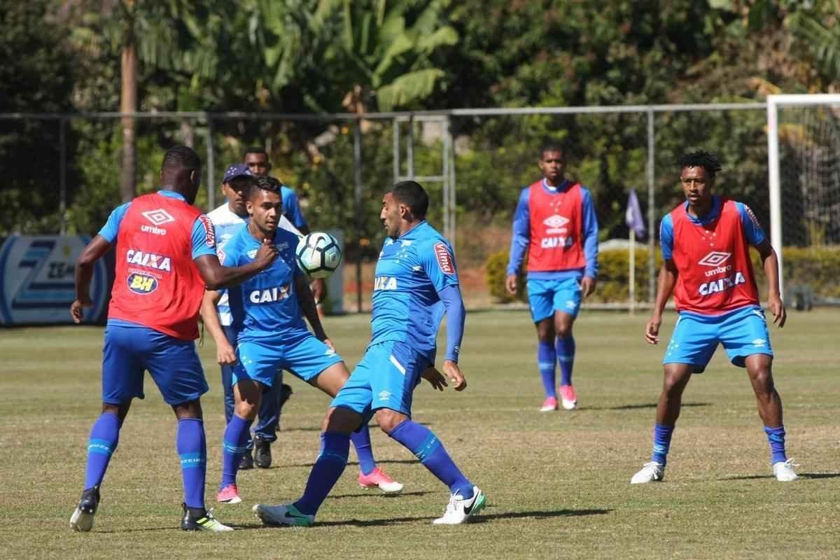 Imagens do treino do Cruzeiro nesta tera-feira (11 de julho) na Toca da Raposa II