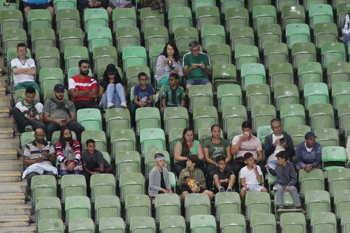 Fotos da torcida do Amrica, no Independncia, durante o jogo contra o CSA pela terceira fase da Copa do Brasil