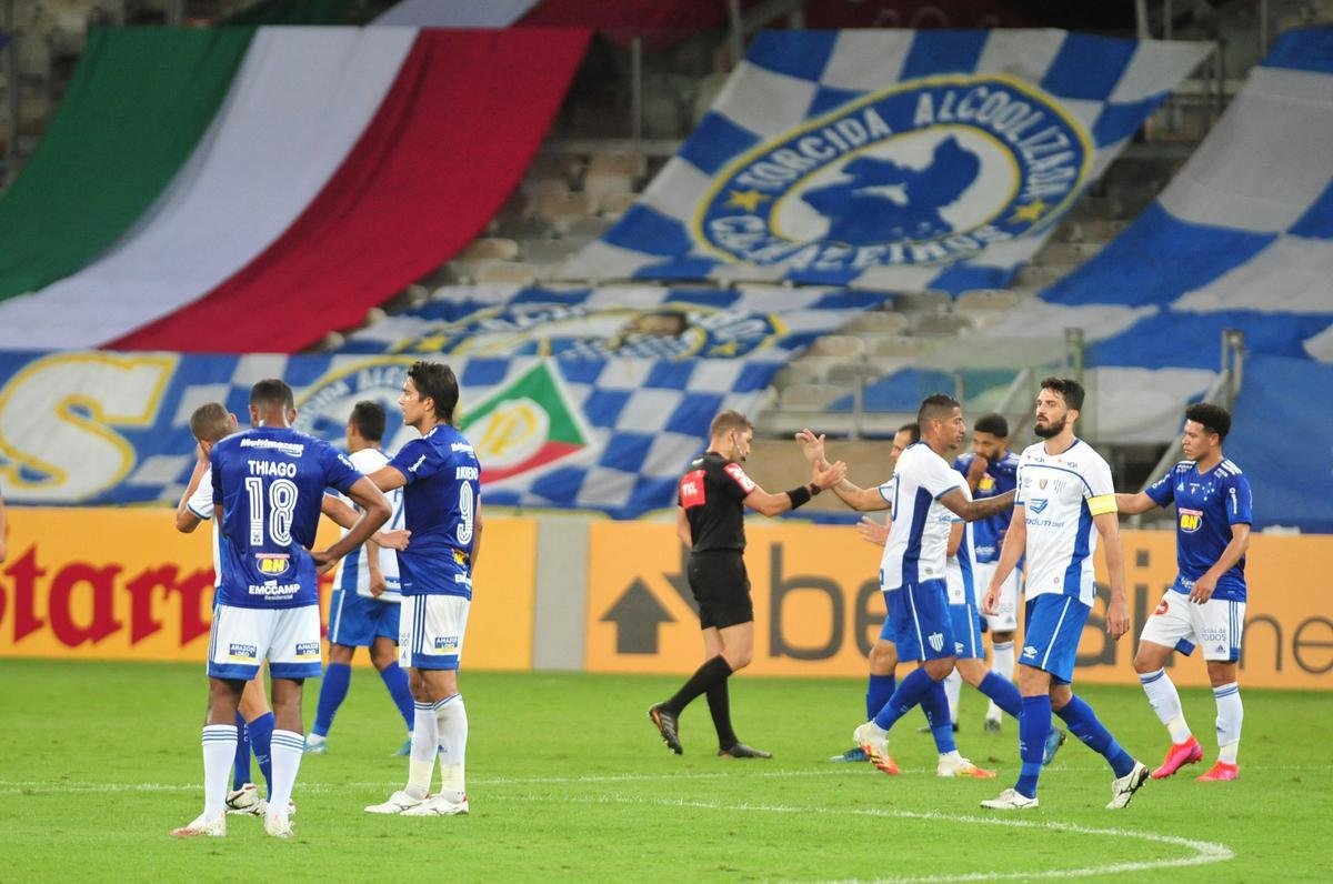 11 rodada - Cruzeiro 0x1 Ava, 25/9, no Mineiro - 17 lugar, com 8 pontos.