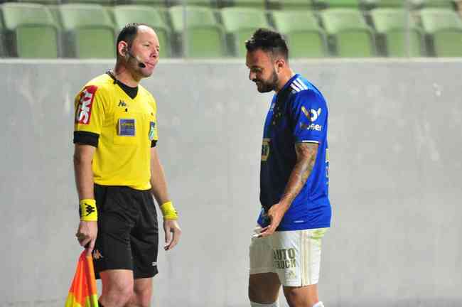 Alberto Rodrigues, da Itatiaia, desabafa após derrota do Cruzeiro: Vergonha  - Superesportes