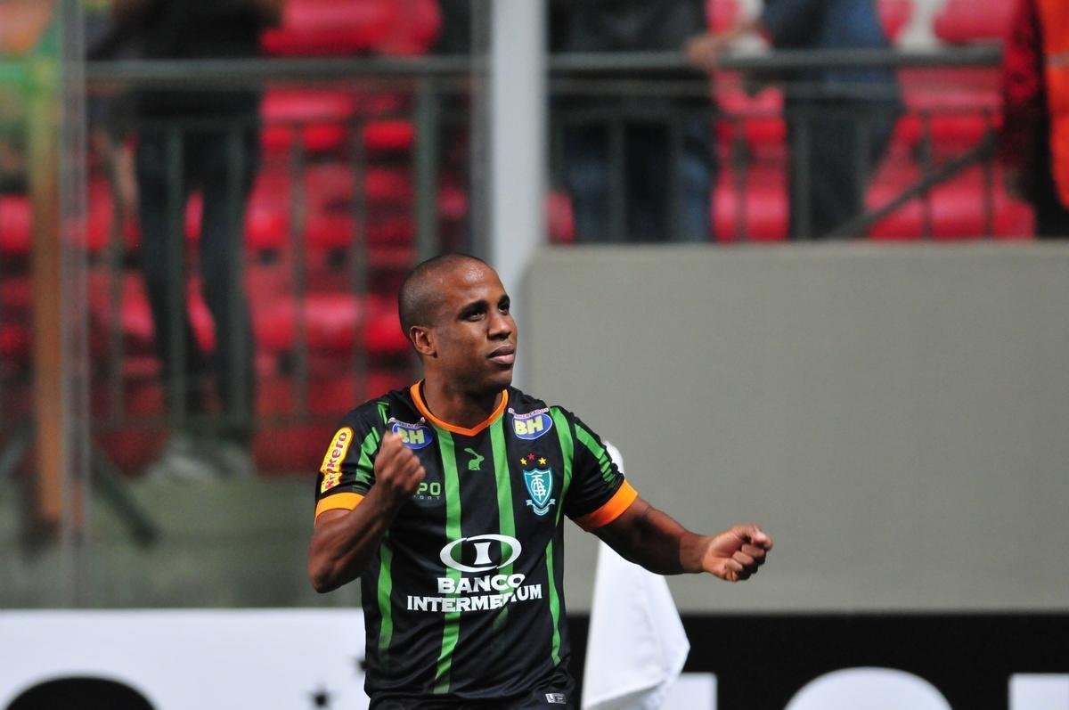 Borges (atacante) - centroavante de grandes clubes como So Paulo, Santos, Grmio e Cruzeiro, Borges chegou ao Amrica no incio de 2016 cercado de expectativas. O curto perodo no Lanna Drumond acabou sendo abaixo do esperado: em 16 partidas, o camisa 9 marcou apenas dois gols.