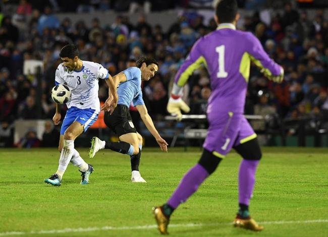 Fotos da vitria do Uruguai sobre o Uzbequisto, em Montevidu, em amistoso antes da Copa