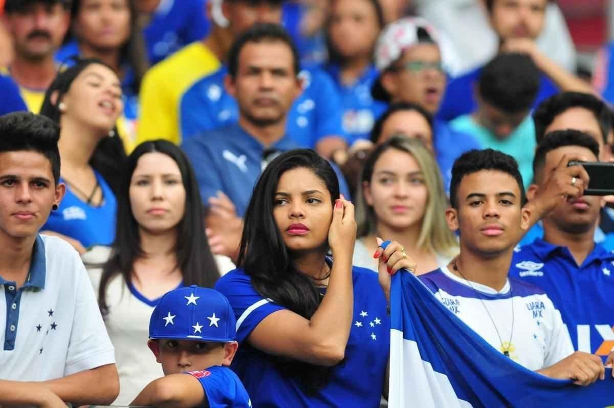 Partida no Mineiro marcou as estreias de Cruzeiro e So Paulo no Campeonato Brasileiro