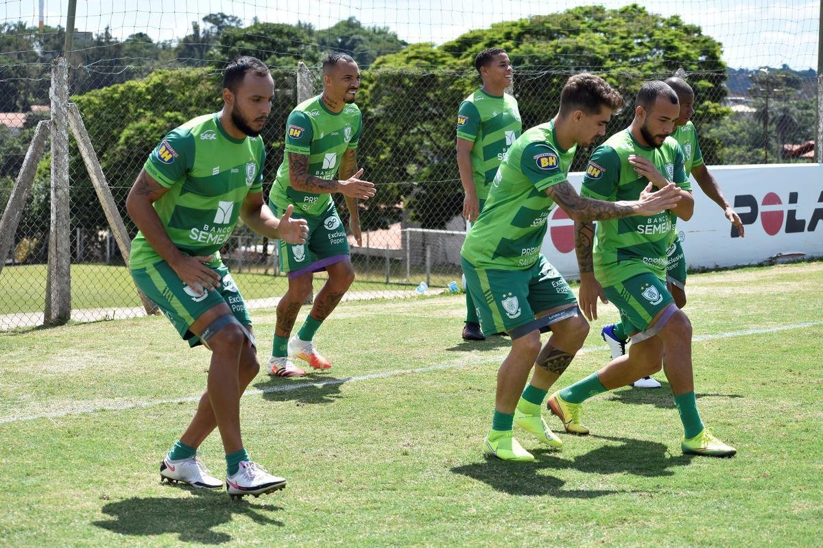 Dos dias 26 a 28 de janeiro, o Amrica realizou atividades totalmente voltadas ao confronto contra o Ava, pela 38 rodada da Srie B do Campeonato Brasileiro. Nesta sexta-feira (29), s 21h30, Coelho e Leo da Ilha se enfrentam no Independncia, em Belo Horizonte. A partida pode selar um indito tricampeonato do Amrica, que se isolaria como maior vencedor da competio. Alm disso, o elenco almeja a conquista para coroar uma temporada histrica, em que o clube foi semifinalista da Copa do Brasil.