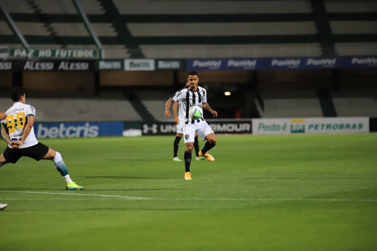 Atltico venceu Coritiba por 1 a 0