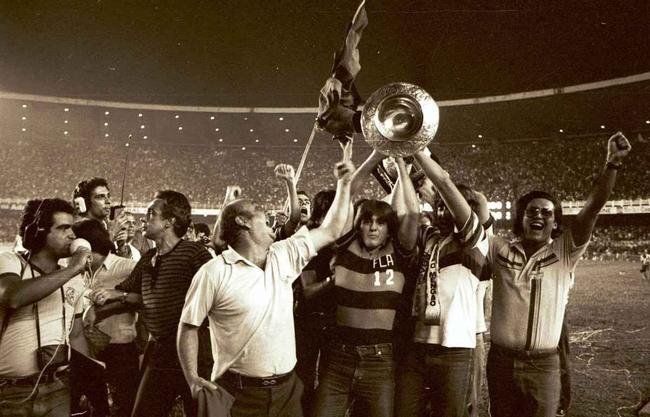 O Flamengo venceu o segundo jogo da deciso de 1980, por 3 a 2, e conquistou seu primeiro ttulo nacional. Nunes, duas vezes, e Zico marcaram para o time rubro-negro. Reinaldo fez os dois tentos do Galo e, junto de Palhinha e Chico, recebeu carto vermelho. O Flamengo conquistou o ttulo por ter feito melhor campanha na semifinal (duas vitrias contra uma vitria e um empate do Galo).