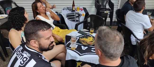 Torcedores do Atlético festejam título em bares de BH
