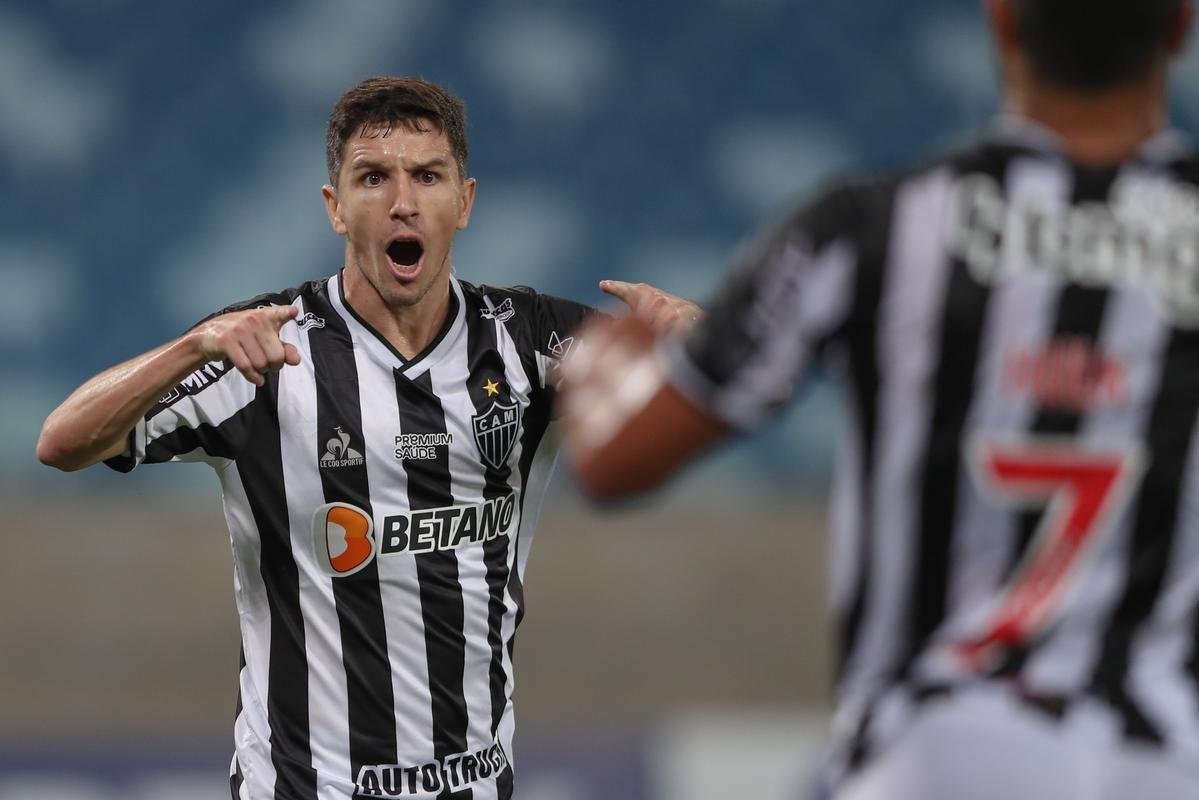 Cuiab e Atltico se enfrentaram pela nona rodada da Srie A do Campeonato Brasileiro