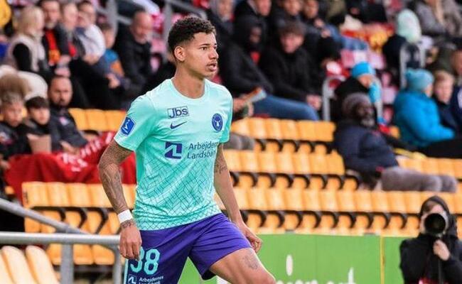 Marrony em ação com a camisa do Midtjylland