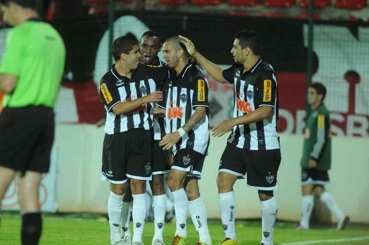 Uniforme principal do Atltico em 2010