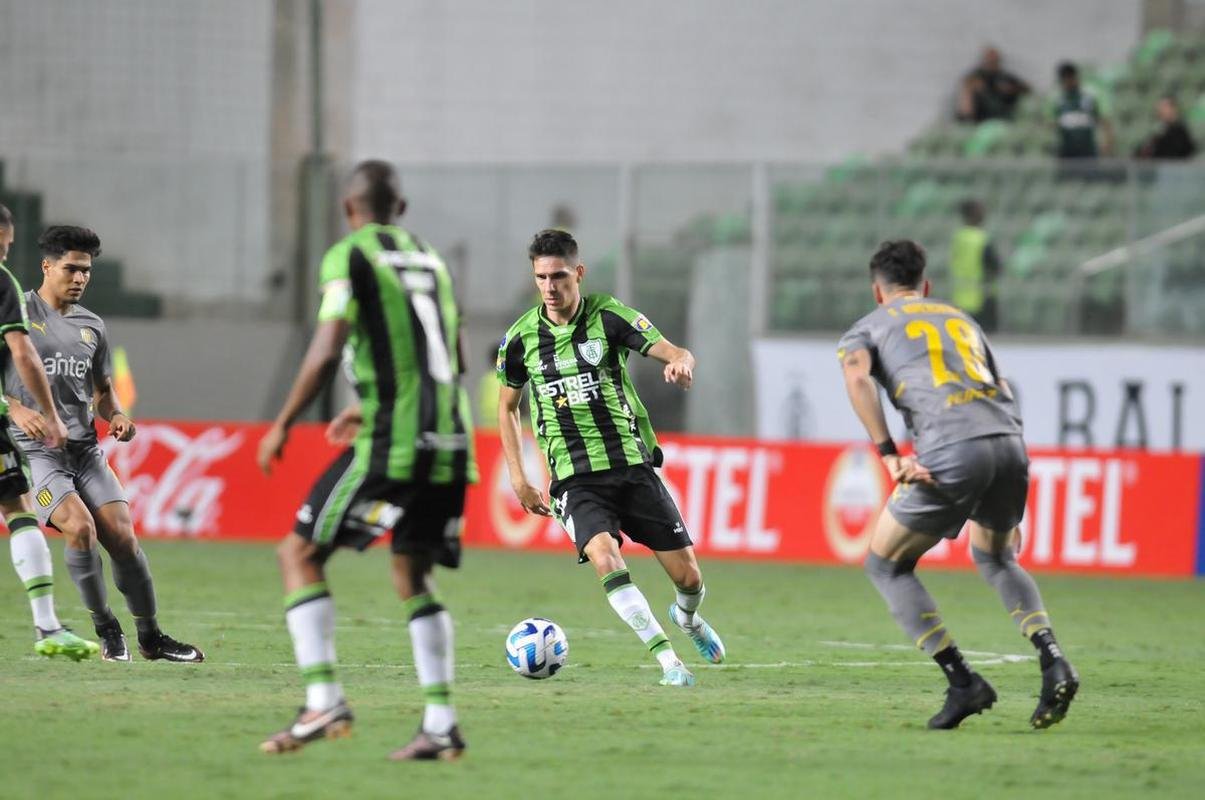 Fotos de Amrica x Pearol pela Sul-Americana, no Independncia