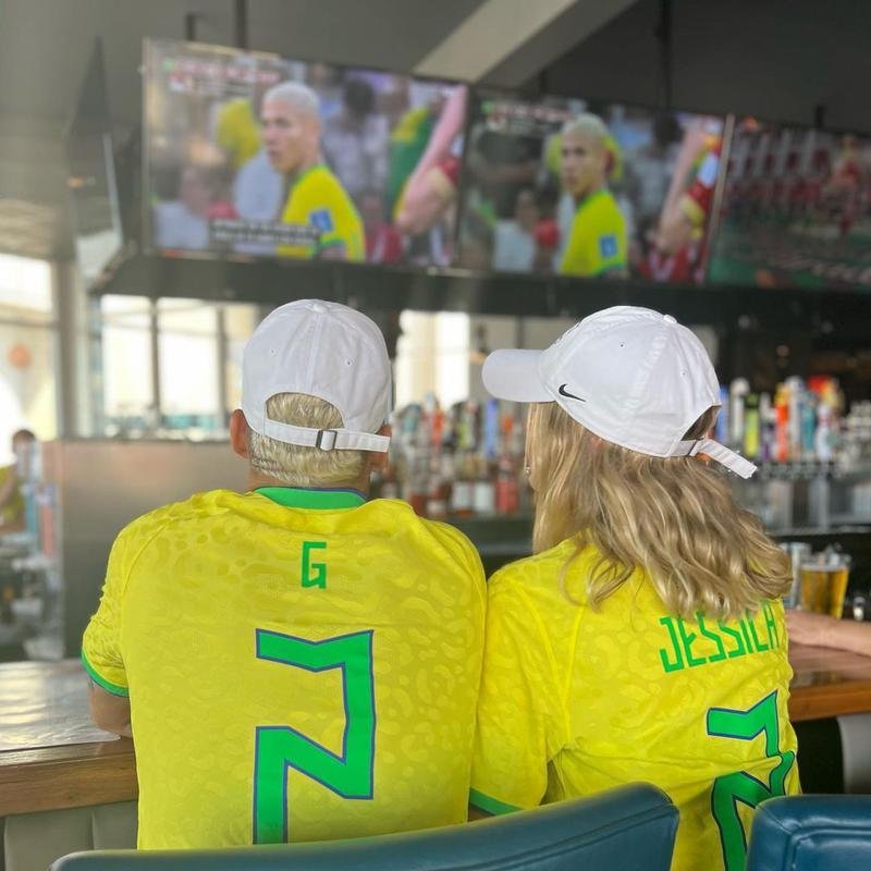 Lateral-direito Guga com a namorada na Flrida