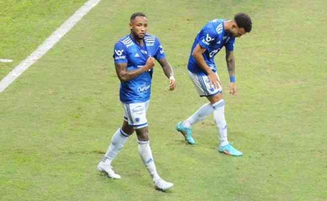 Rafael Silva marcou o segundo gol do Cruzeiro na vitória por 2 a 0 sobre o CRB no Mineirão