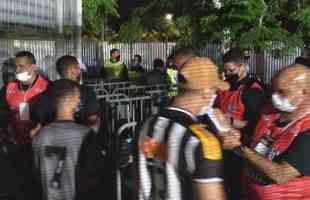 Fotos da torcida do Atltico no pr-jogo contra o Palmeiras no Mineiro