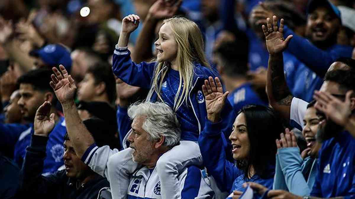 Três vitórias em quatro jogos e liderança do campeonato. Cruzeiro recebe  elogios até do técnico adversário