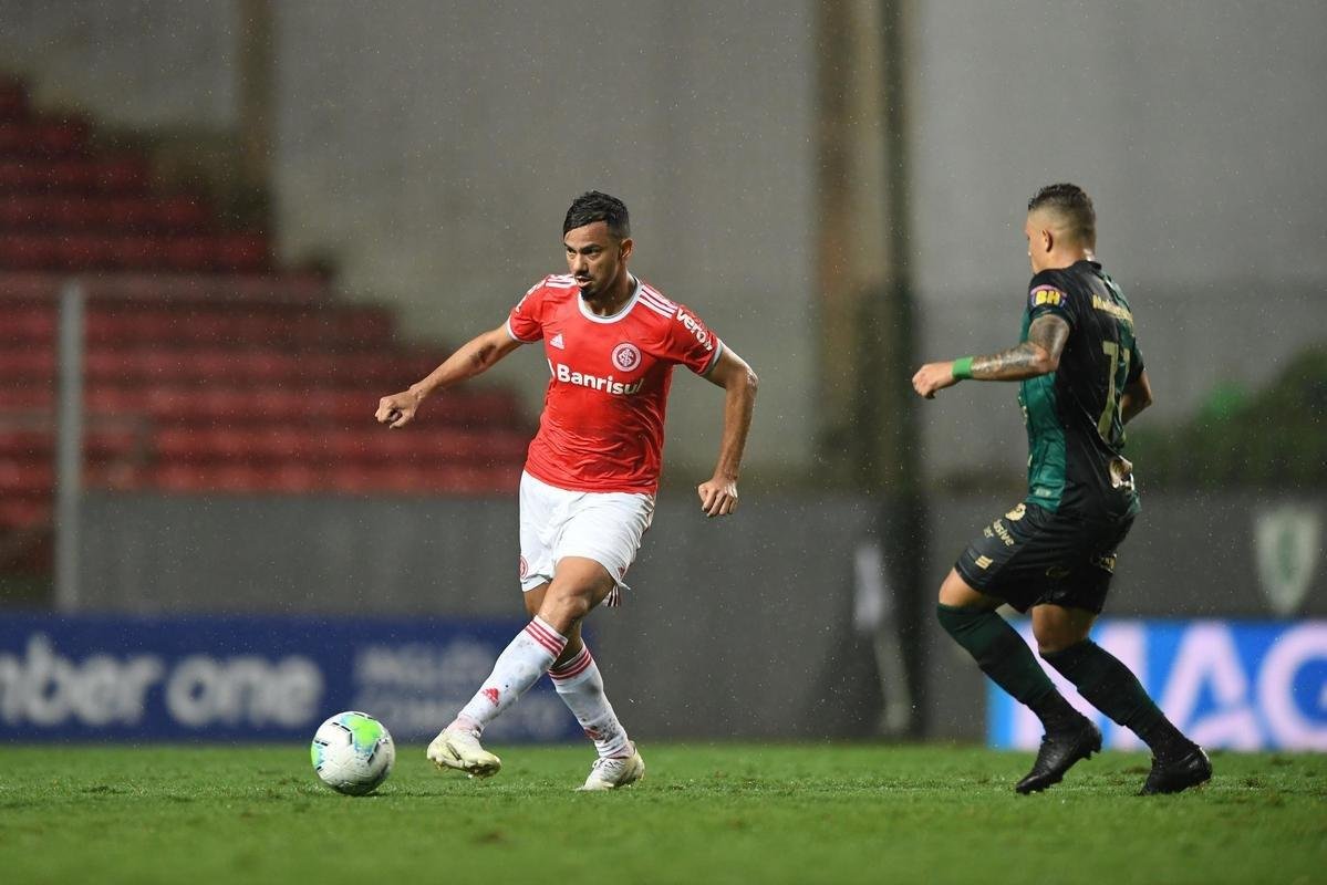Fotos do jogo entre Amrica e Internacional, no Independncia, em Belo Horizonte, pelas quartas de final da Copa do Brasil