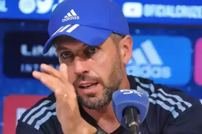 Pezzolano criticou o primeiro tempo do time do Cruzeiro