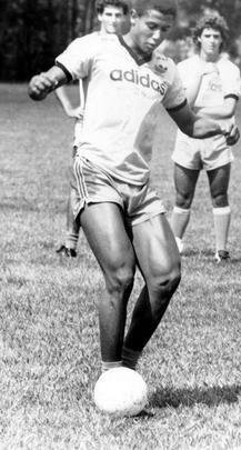 Imagens do Cruzeiro com a camisa da Adidas (Arquivo/Estado de Minas)