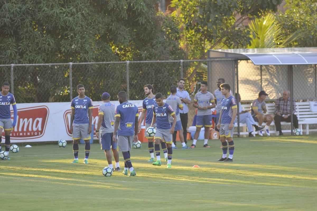 Mano Menezes testou novidades no Cruzeiro para enfrentar o So Paulo na estreia do Brasileiro