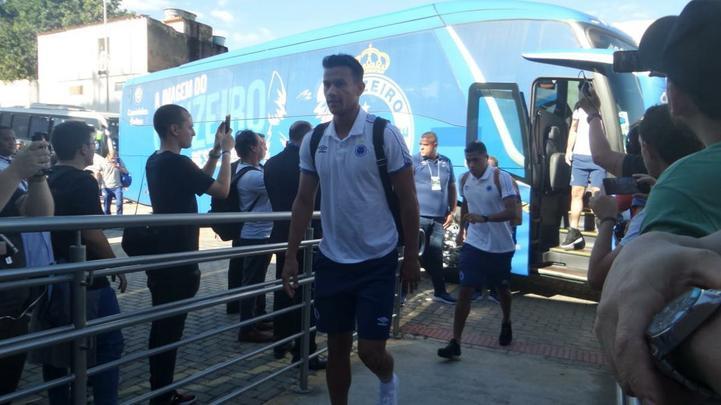 Chegada da delegação do Cruzeiro ao Independência para final do Mineiro contra o Atlético. Na foto, o volante Henrique