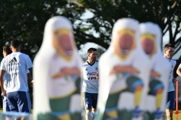 Na Toca II, Seleo Argentina fechou preparao para duelo com o Brasil