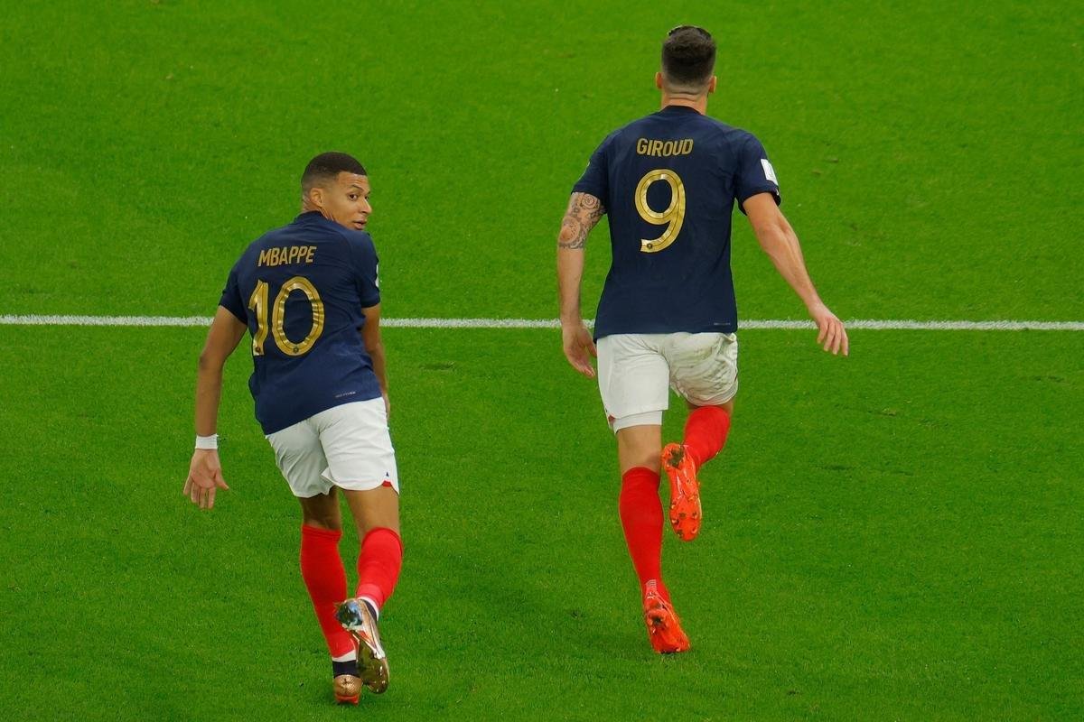 Lances da partida entre Frana e Polnia, pelas oitavas de final da Copa do Mundo.