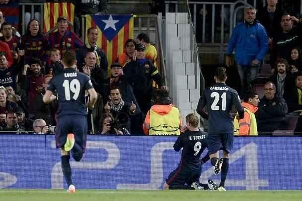 Suárez brilhou marcando dois gols para decretar a vitória, de virada, do Barcelona